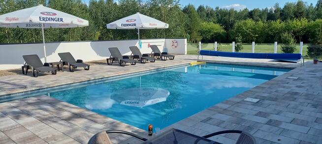 Domki wczasowe nad jeziorem z basenem