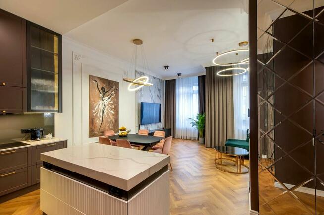 Luksusowy apartament w centrum Piastowa