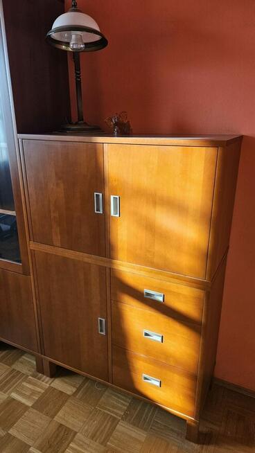 Sprzedam meble niezniszczone.