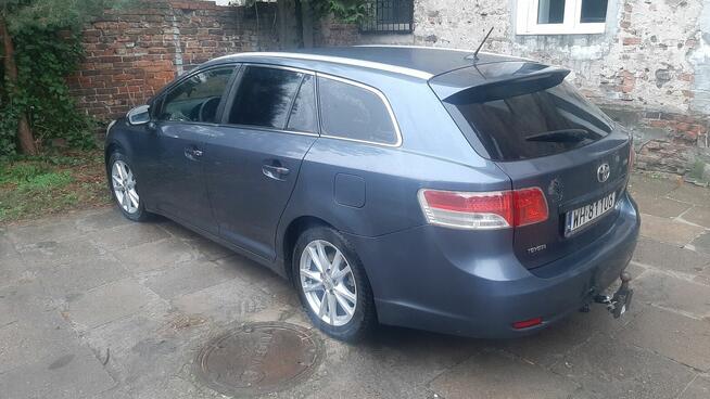 Sprzedam Toyotę Avensis