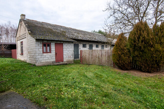 Nieruchomość z domem, gospodarstwem, lasem i polem