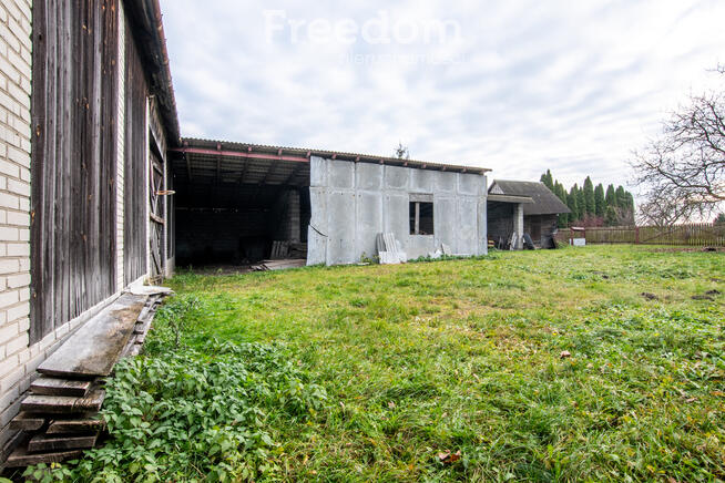 Nieruchomość z domem, gospodarstwem, lasem i polem