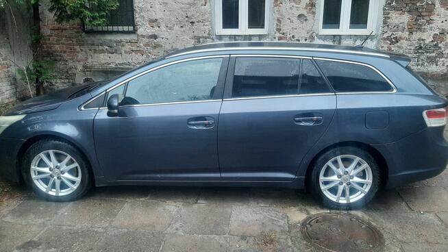 Sprzedam Toyotę Avensis