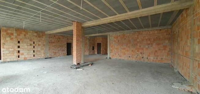 Budynek mieszkalno - usługowy.