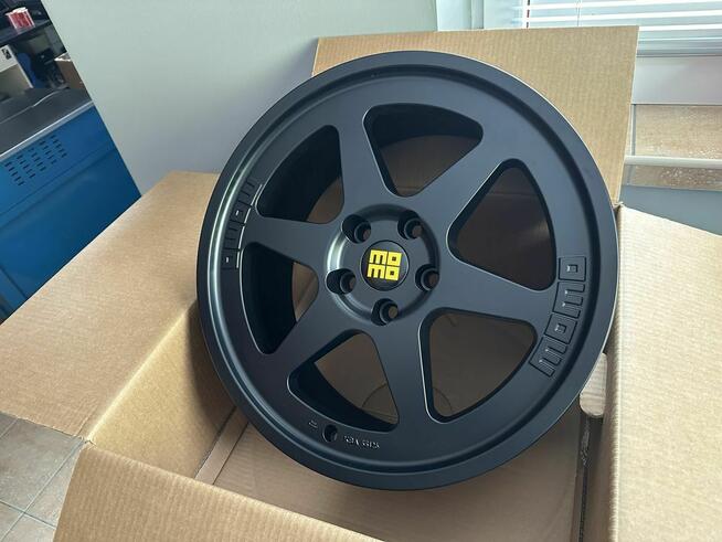 Alufelgi MOMO HERITAGE 6 8x18 5x112 ET45