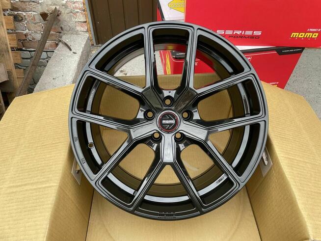 Momo RF-01 8,5x19 5x112 et30 czarny błysk