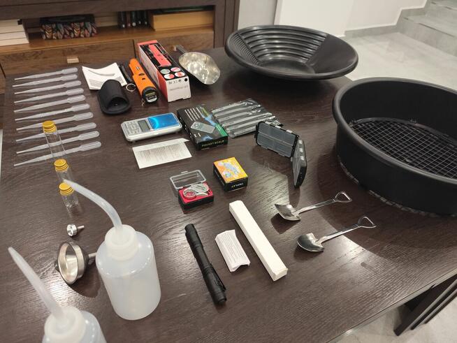 Zestaw do płukania złota - Miska, sito, lupa, waga, detektor