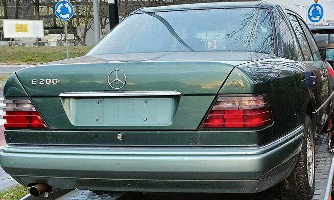 Mercedes Benz E 200 rok 1994.