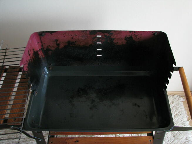 Ogrodowy grill węglowy BBQ na kółkach, 5 poziomów, półki