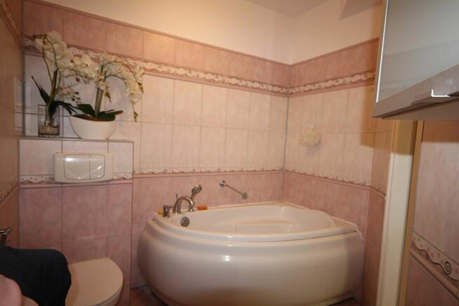 2pok 46met, ok. Strachowickiej BALKON/PIWNICA/2005 (Wrocław)