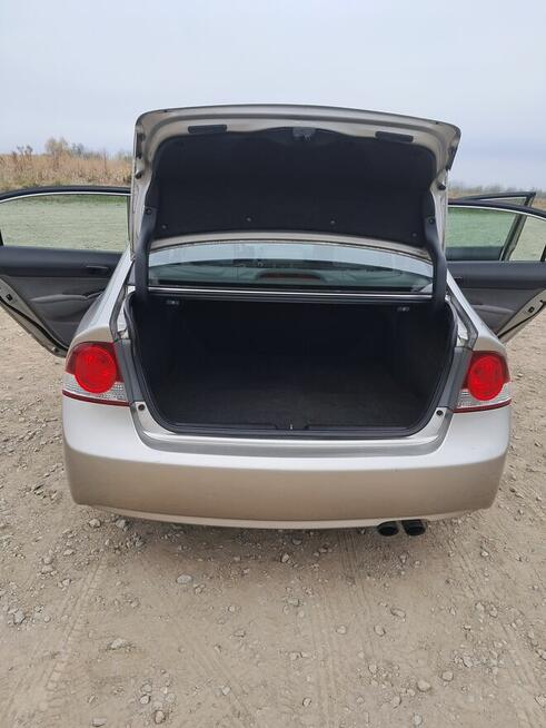 Sprzedam HONDA CIVIC 1. 8 benzyna 140km Polski salon 2007r