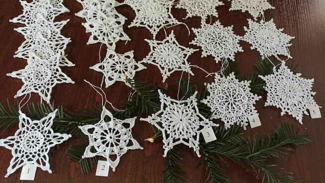 Ozdoby choinkowe na szydełku, bombki, gwiazdki