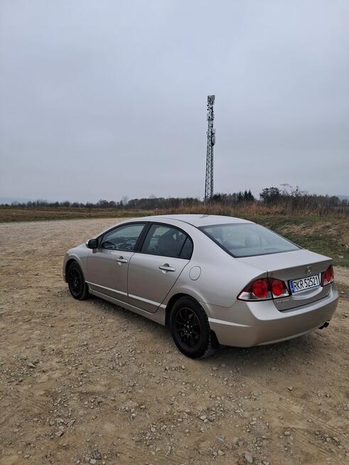 Sprzedam HONDA CIVIC 1. 8 benzyna 140km Polski salon 2007r