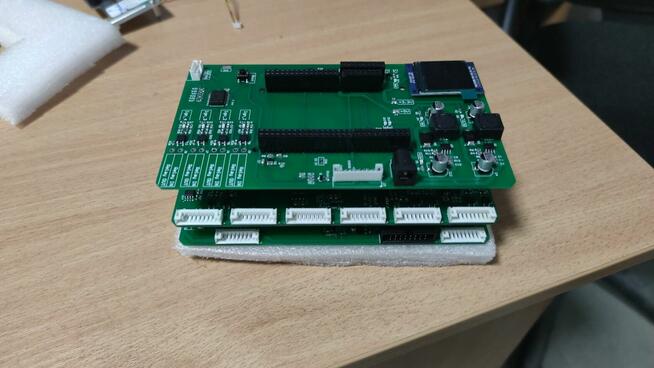 Monter elektronik lutowacz