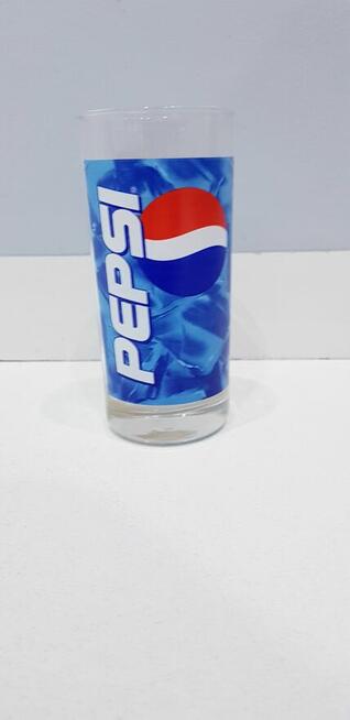 Zestaw starych szklanek z prl-u