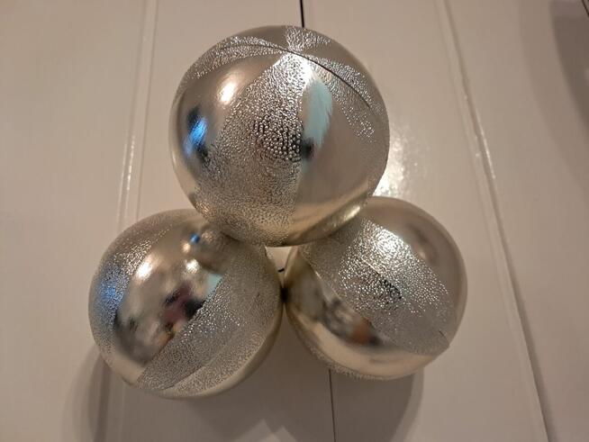 Bombki choinkowe srebrne, duże (3 szt.), do sprzedania