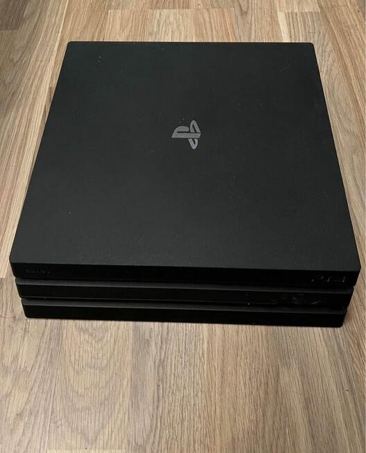 PlayStation 4 PRO (Stan BDB)