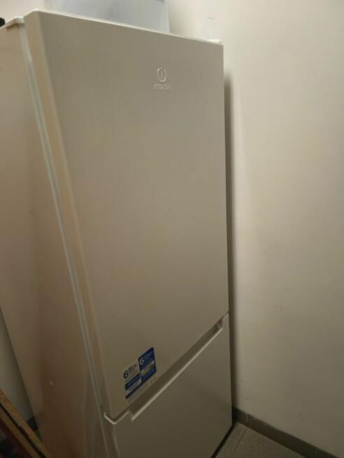 Lodówka Indesit