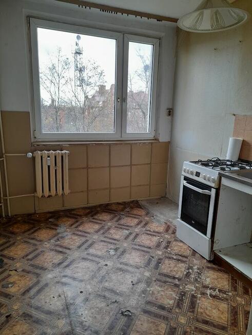 5-pokojowe mieszkanie z balkonem do remontu