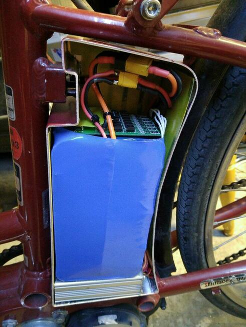 Lutowanie, montaż elektroniki, montaż akumulatorów.