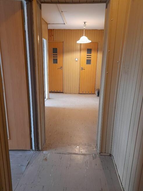 5-pokojowe mieszkanie z balkonem do remontu