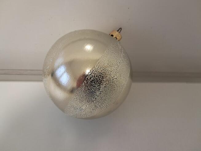 Bombki choinkowe srebrne, duże (3 szt.), do sprzedania