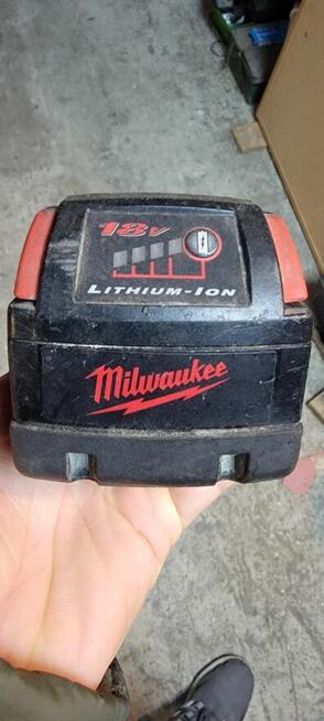 Akumulator 18V MILWAUKEE