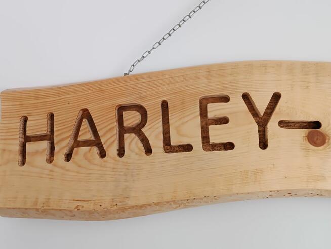 Wolność i Styl na Twojej Ścianie – Deska Harley-Davidson