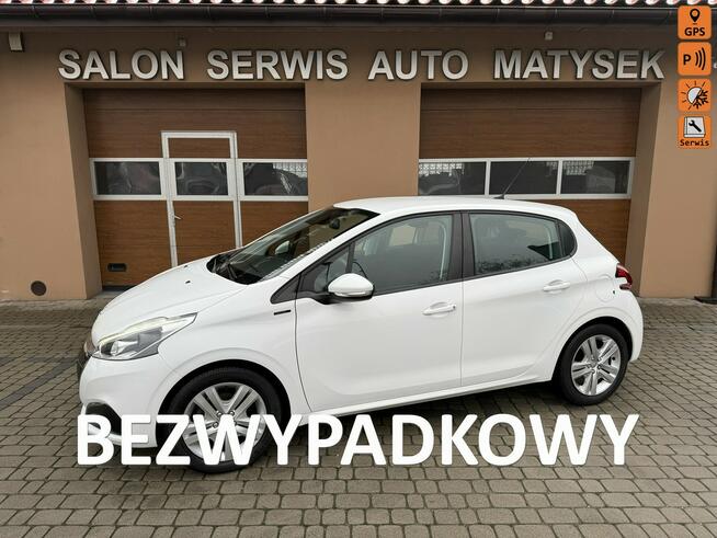 Peugeot 208 1,2 82KM  Klimatyzacja  Navi  CarPlay