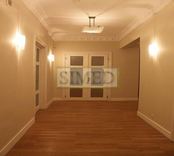 Zabytkowa kamienica , Centrum , recepcja, metro