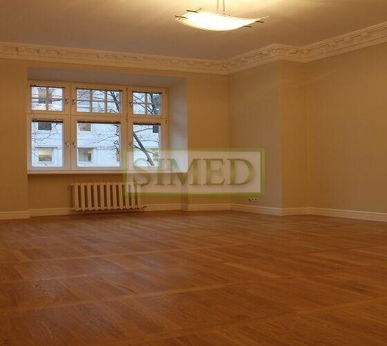 Zabytkowa kamienica , Centrum , recepcja, metro