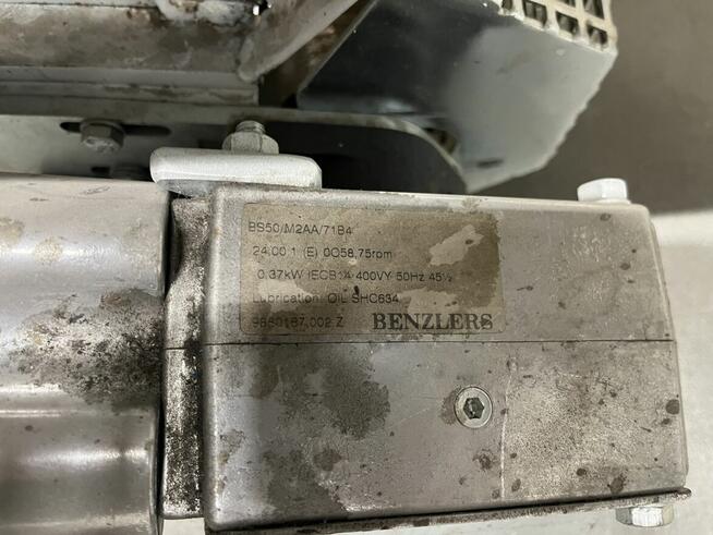 Konwojer taśmowy unoszony