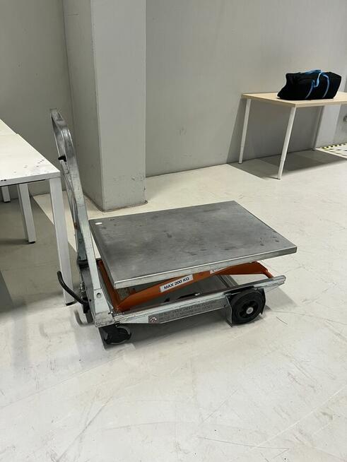 Wózki podnośnikowe nożycowe Edmolift