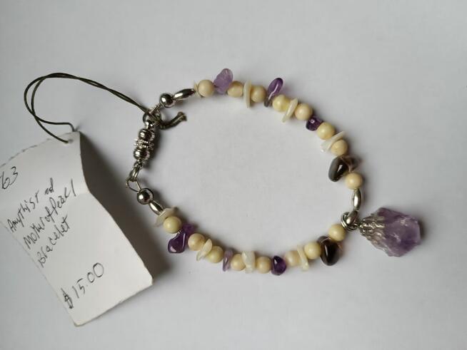 Do sprzedaży naszyjnik i bransoletka