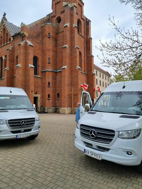 24h TT TAXI WIELICZKA telefon (+48) 537375008
