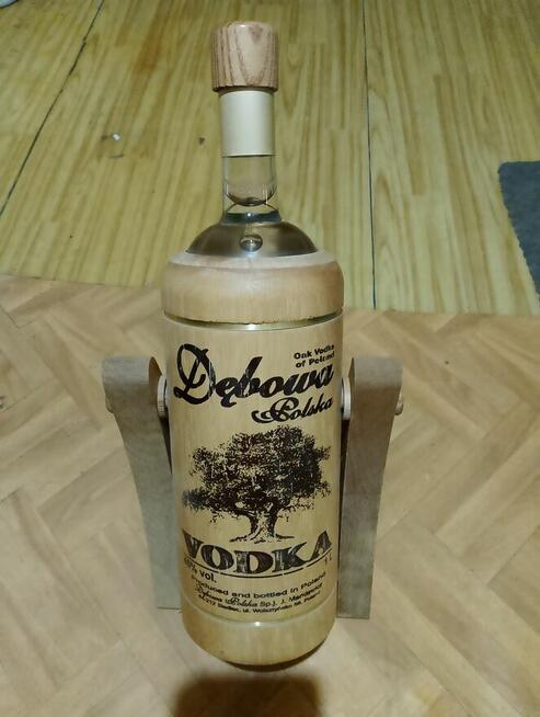 Stojak do alkoholu, piękna ozdoba domowa.