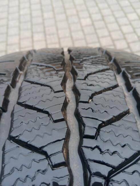 opony 215/65/15 c continetal vanko conti winter 104/102 m+s