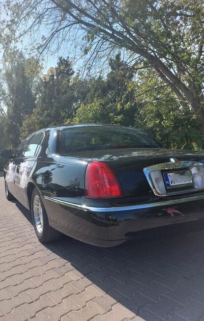 Auto do Ślubu Lincoln Town Car 4.6 V8 ( 6 Osobowy )