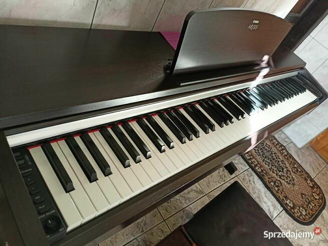 Pianino YAMAHA YDP-135R