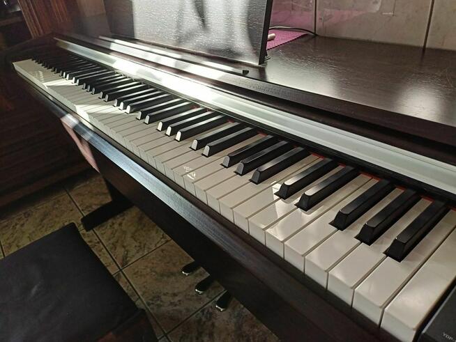 Pianino YAMAHA YDP-135R