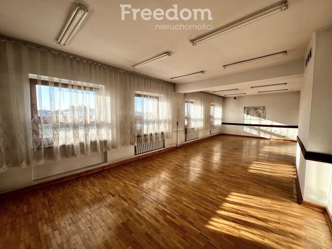 Funkcjonalny budynek w centrum Koniecpola