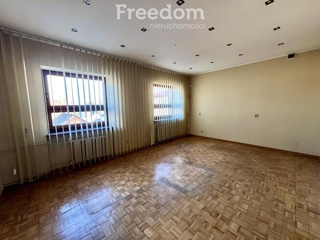 Funkcjonalny budynek w centrum Koniecpola