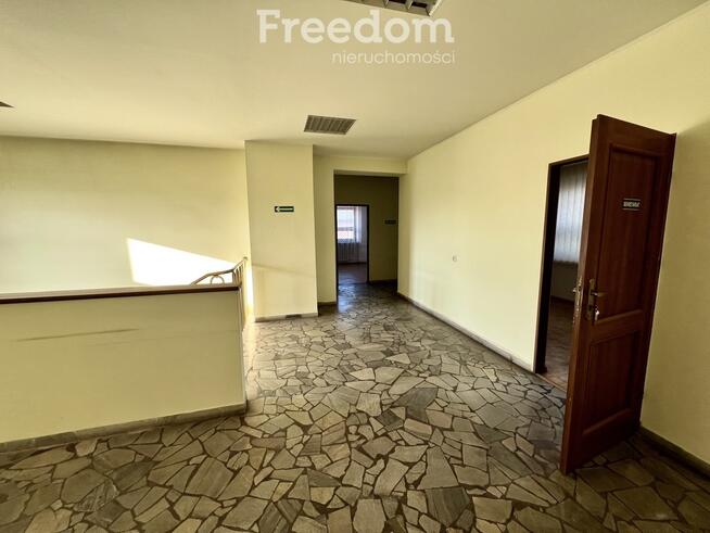 Funkcjonalny budynek w centrum Koniecpola