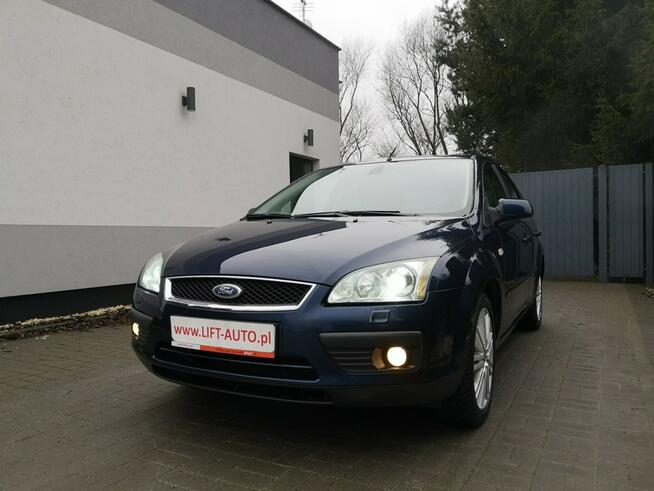 Ford Focus 2.0 16v 145KM Klimatr Xenony Skóra Alu 17 Sensory Halogeny Isofix