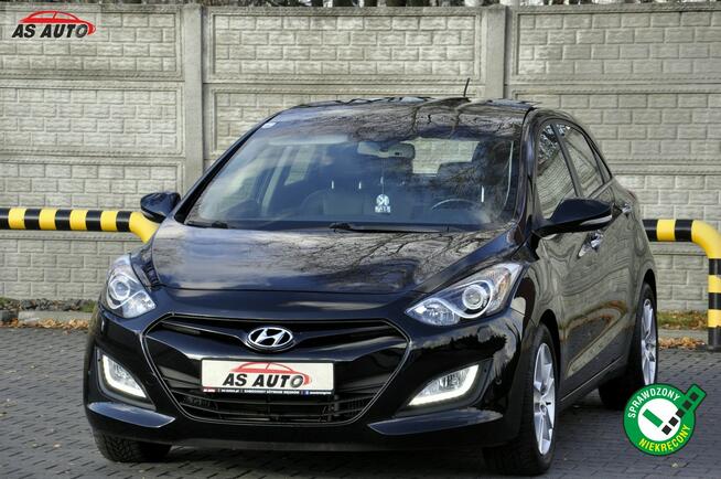 Hyundai i30 1.6CRDi 128KM Premium/LEDy/PDC/Alu/USB/Serwis/Panorama/Kamera/Navi