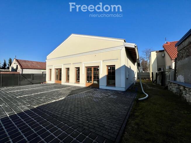 Nowoczesny lokal usługowy w centrum Koniecpola!