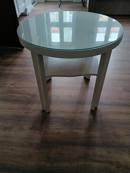 Stolik drewniany ze szkłem na blacie