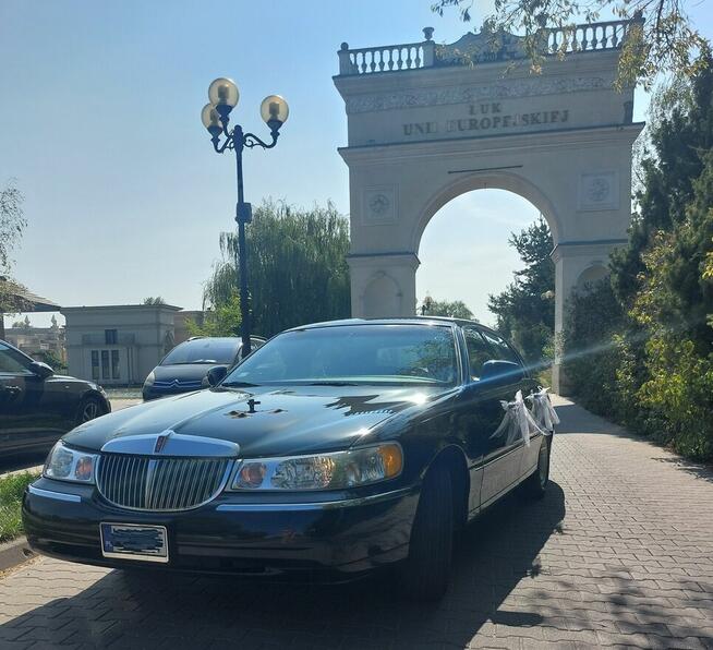 Auto do Ślubu Lincoln Town Car 4.6 V8 ( 6 Osobowy )