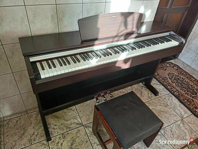 Pianino YAMAHA YDP-135R