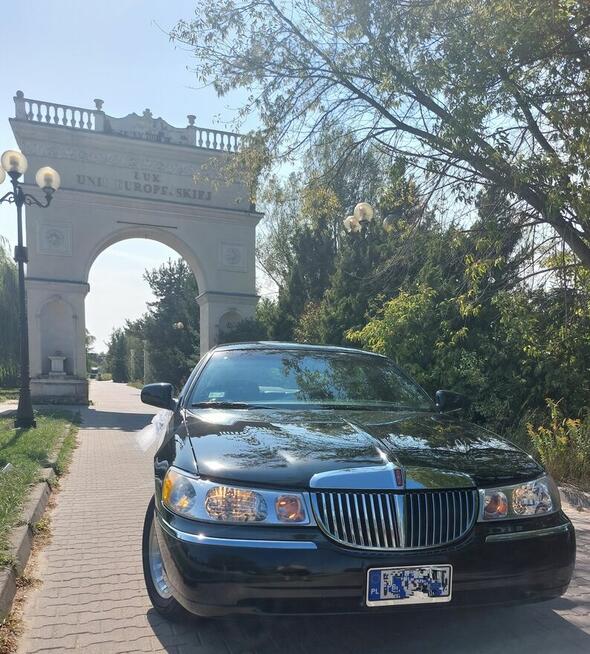 Auto do Ślubu Lincoln Town Car 4.6 V8 ( 6 Osobowy )